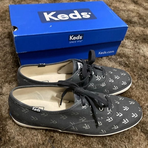 NEW Grey Keds with Arrow Details - Picture 5 of 9